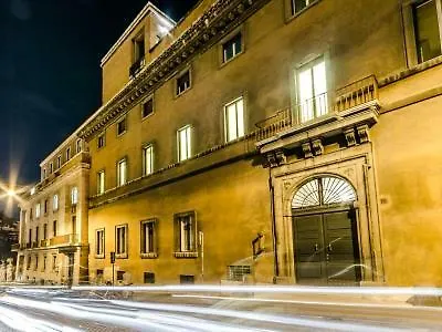 Luxury Rooms H 2000 Roma 3*, רומא איטליה