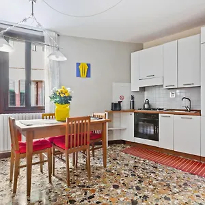 https://castello-cozy-apart-x4-calle-crosera.hotelinveneto.com