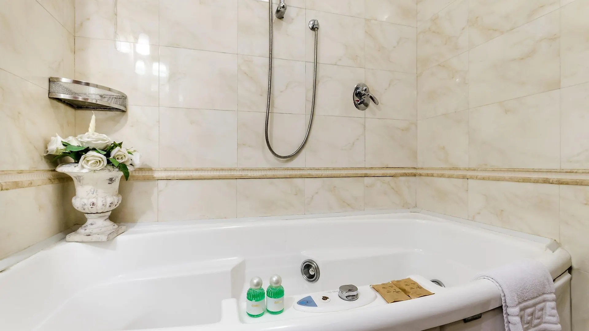 Luxury Rooms H 2000 Roma Řím