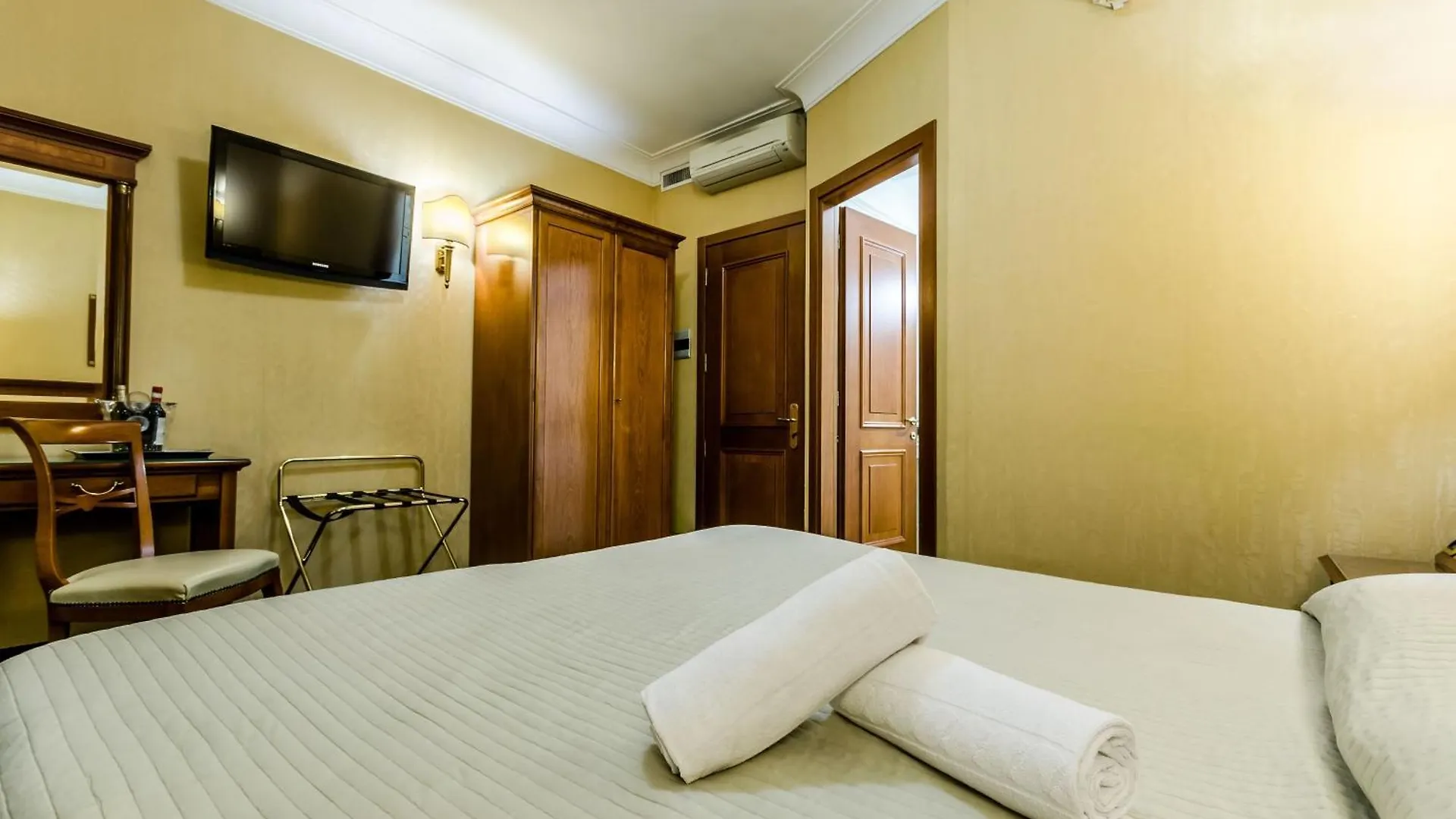 Frühstückspension Luxury Rooms H 2000 Roma