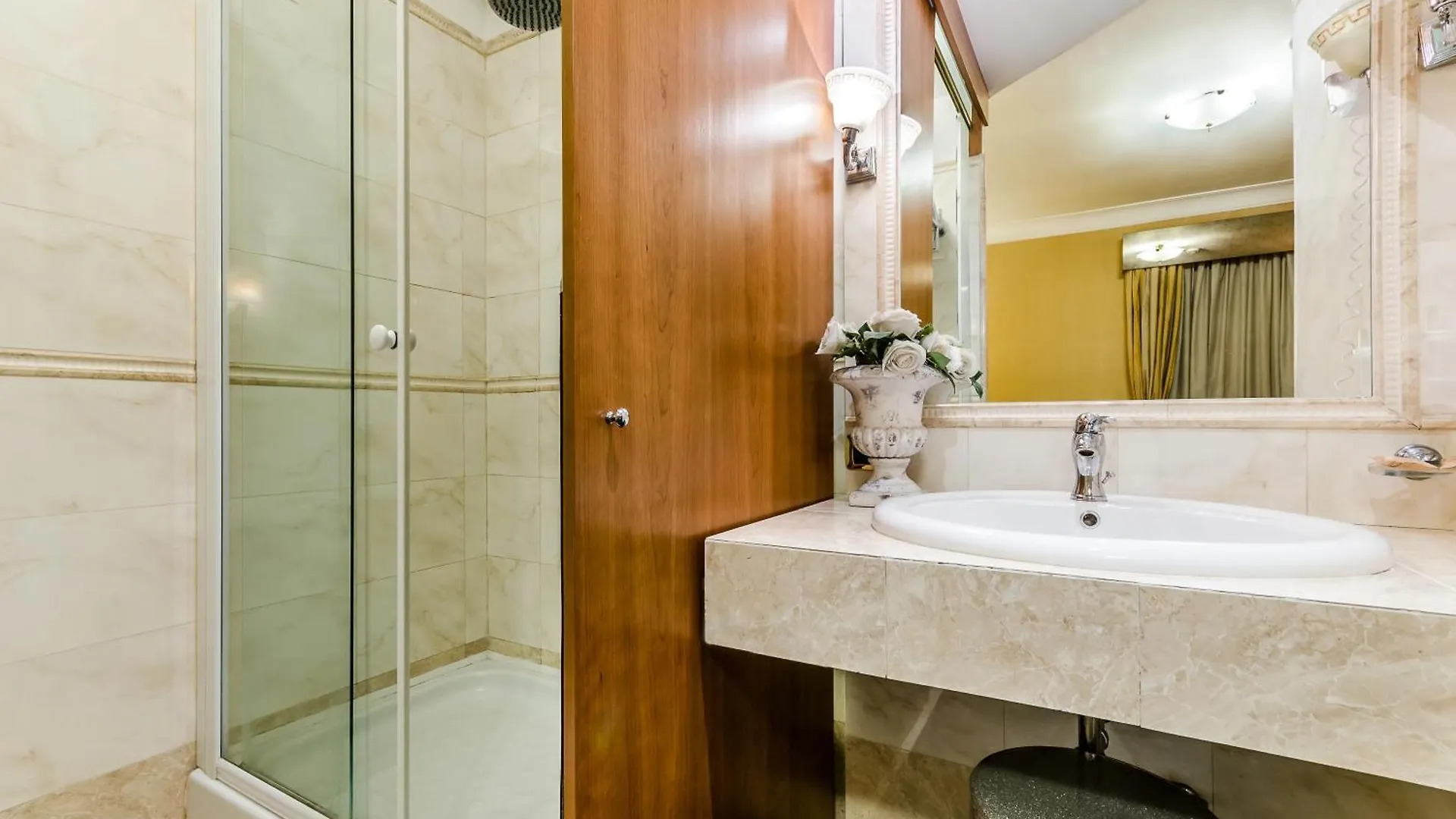 *** Frühstückspension Luxury Rooms H 2000 Roma Italien