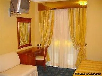 Luxury Rooms H 2000 Roma Bed & Breakfast Řím