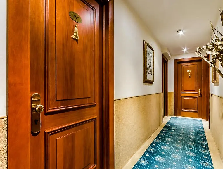 *** Frühstückspension Luxury Rooms H 2000 Roma Italien