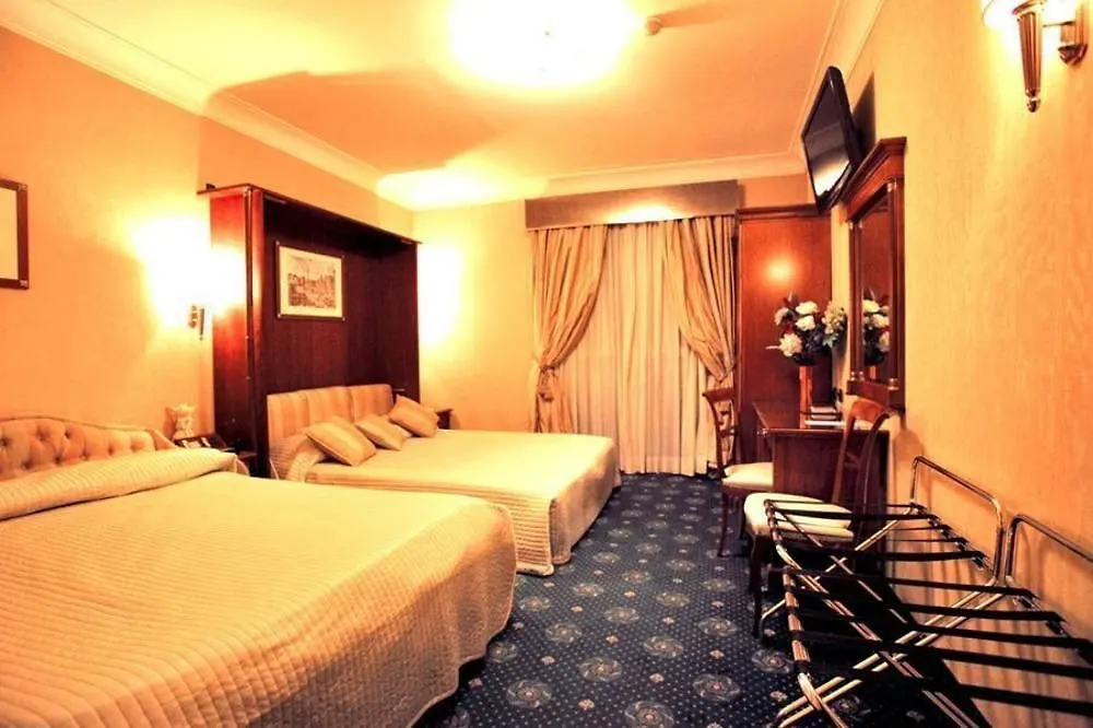 Luxury Rooms H 2000 Roma