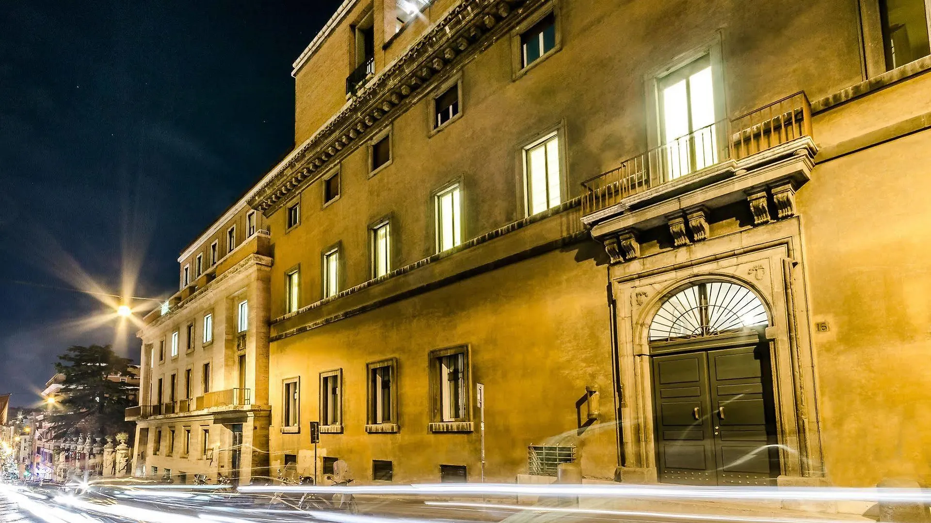 Luxury Rooms H 2000 Roma