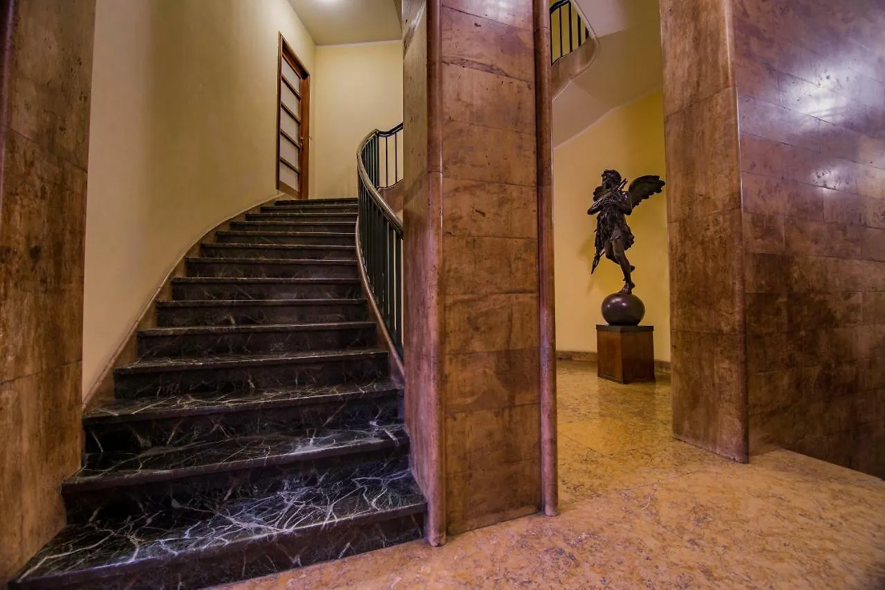 Luxury Rooms H 2000 Roma 3*, Rom