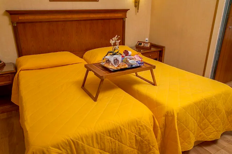 Luxury Rooms H 2000 Roma Bed & Breakfast Řím