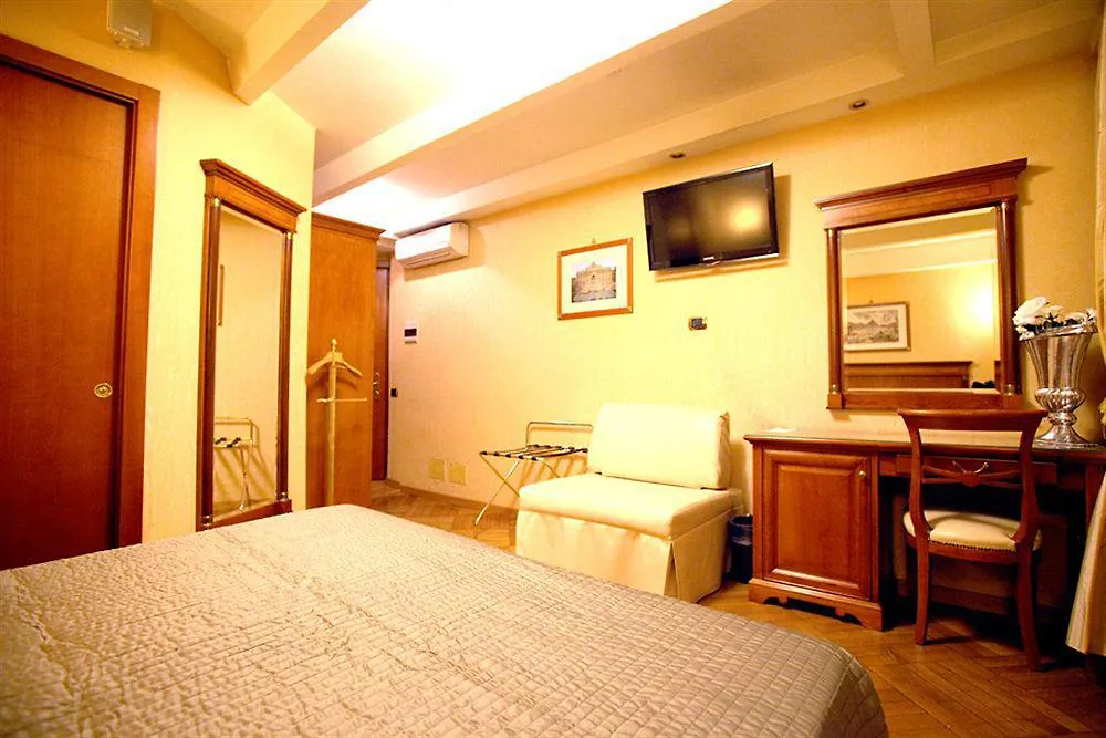 Luxury Rooms H 2000 Roma Bed & Breakfast Rome