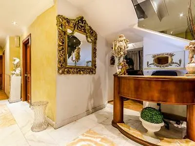 Luxury Rooms H 2000 Roma Bed & Breakfast
